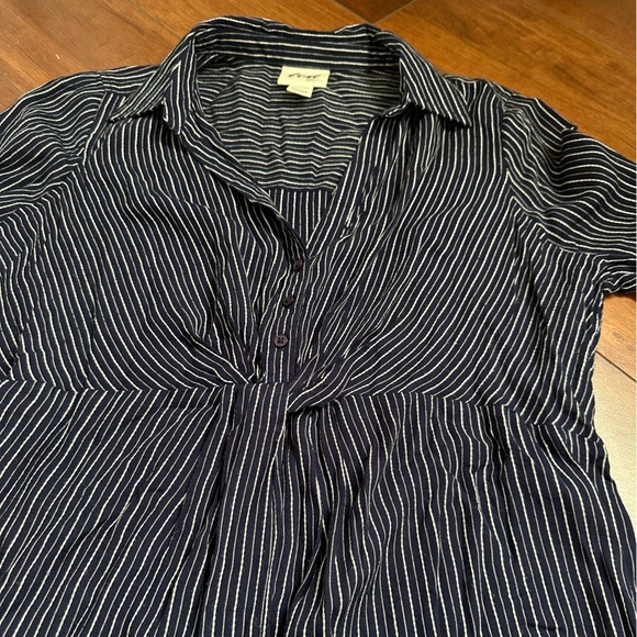 Led Women’s Collared TShirt Mini Dress Size Small Navy and White Pinstripes - Picture 3 of 6